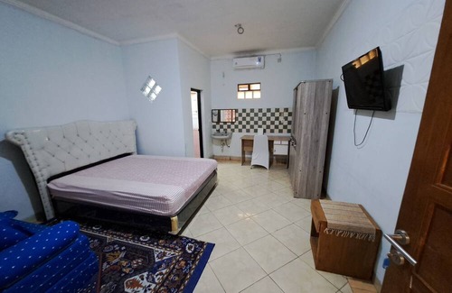Astana Anyar Hotel | OYO 94417 Putridapisa Guest House