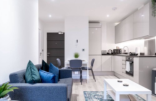 Barnt Green Apartment | Modern 1 bed apartment in Central Solihull