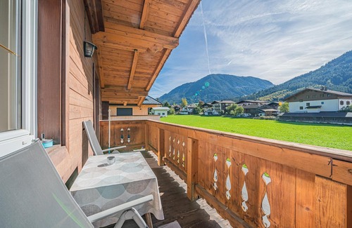 Brixen im Thale Apartment | Cosy holiday flat with balcony
