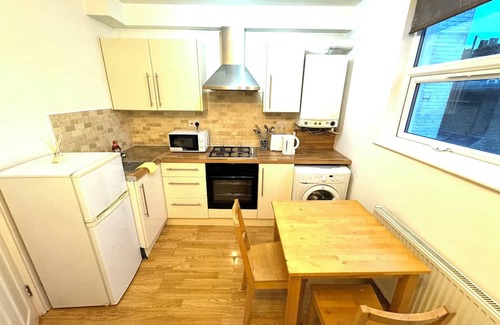Munster Apartment | Beautiful 1 bed Flat in Fulham near Chelsea Stadium