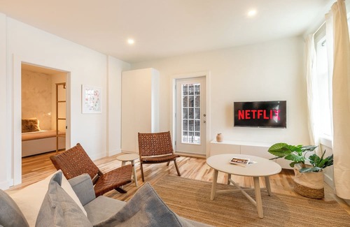Hochelaga-Maisonneuve Apartment | HOMA-Comfort&Style-2BR-Spacious-Natural Light-FeelHome-A/C-SelfCheckIn-Metro