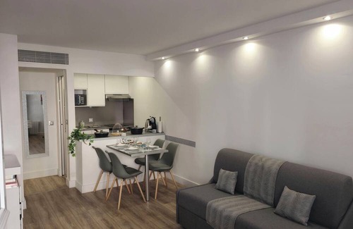 Faubourg de l'Arche Apartment | Suite Prestige Paris - La Défense Balcony-Terrace