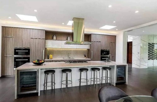 Beverly Hills House | Luxurious Beverly Hills Mansion,Pool,Sauna,Theater