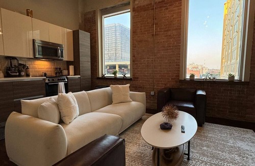 McLean Apartment | Historic Heart of Dallas ll Pool View