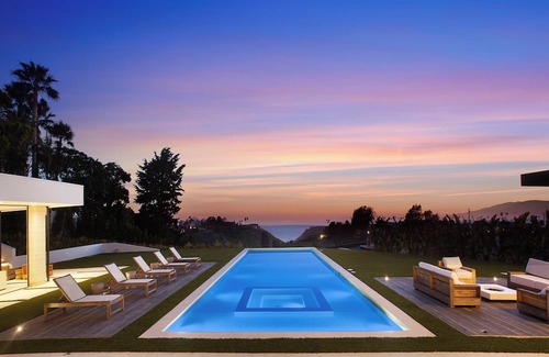 Central Malibu House | Exclusive Ocean-View Estate in Malibu's Little Dume