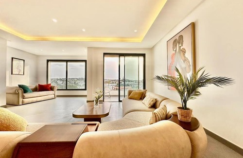 Boulevard de la Corniche Apartment | Luxury 2-bedroom apartment with WiFi, AC with Amazing View