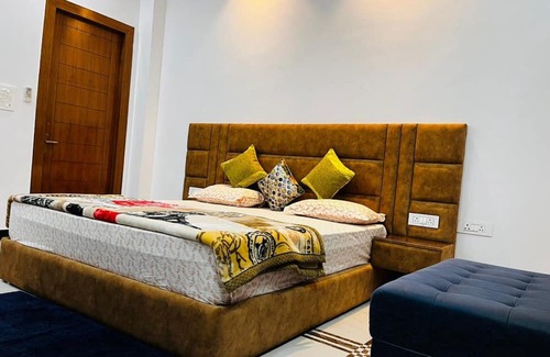 Mayapur Hotel | Goroomgo Shreshth Home Stay Haridwar
