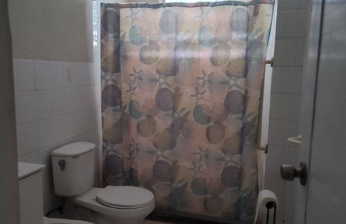 Las Piedras House | Charming 2-bedroom house in brilliant Las Piedras with AC