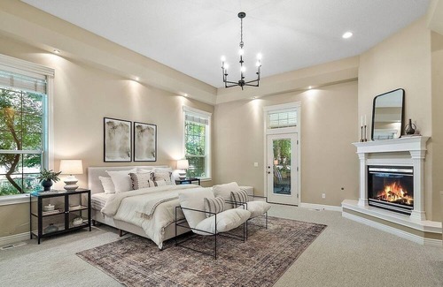 Northwest Boise City House | Luxurious Waterfront Oasis: Exclusive Single-Level Retreat with Stunning Views