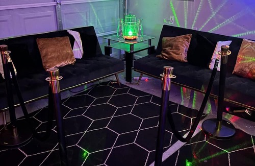 East Point House | Louis Vuitton, Versace, Jacuzzi, Dance Pole, 3 levels, 4BR 3 Full Bath