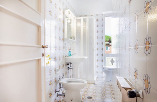 Giannella House | Holiday Home 'Residence Giannella - Robinia 16' with Shared Garden and Balcony