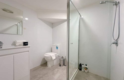 Sunnybank Hills Apartment | Comfy unit near Garden city Westfield w/Parking