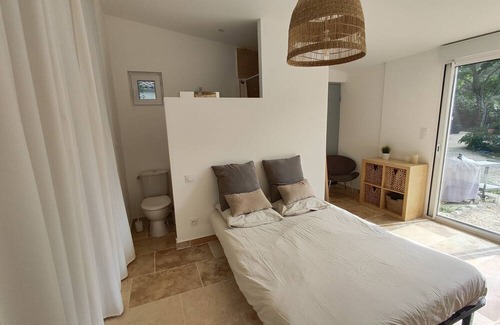 Quartier des Espesses House | Villa with swimming pool 5 minutes from Nîmes town center.