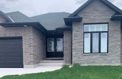 Plympton-Wyoming House | This house is a 4 bedroom(s), 2 bathrooms, located in Plympton - Wyoming, ON.
