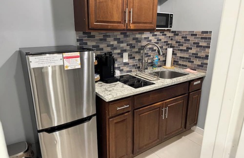 Fort Lauderdale Apartment | Charming studio suite in phenomenal Fort Lauderdale with private entrance