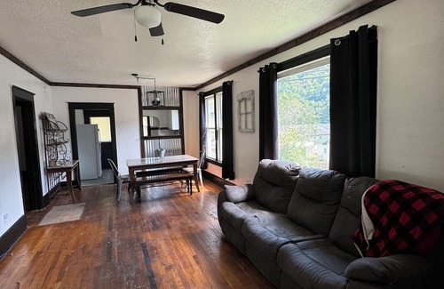 Rawl House | Charming 2-bedroom house