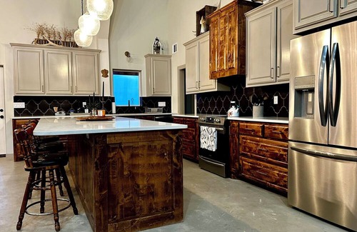 Dawn House | Modern Ranch Retreat, 4bedroom/2.5 baths, horse barn, turnouts & arena
