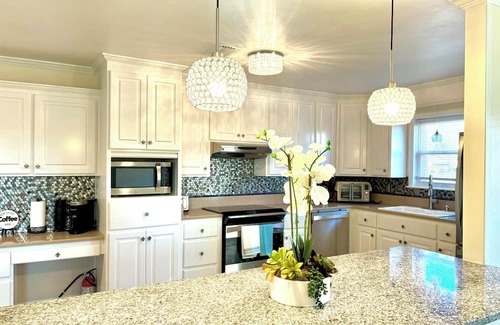Gulf Breeze House | Charming - Relax - Retreat in Gulf Breeze