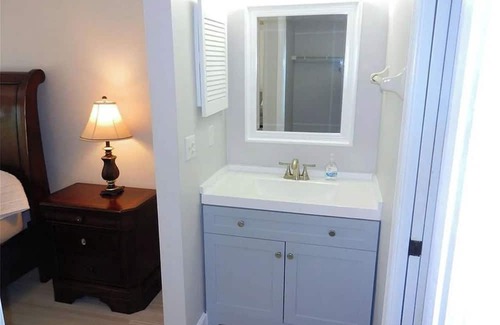 Naples House | 2BR Home in Staples