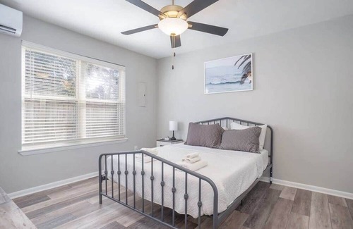 Bayview Apartment | Hillside Cove - Helm Suite