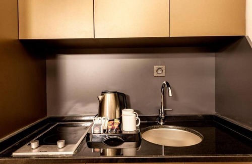 Sisli Apartment | A Palace Suites - Deluxe Two-Bedroom Suite 3