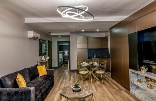 Sisli Apartment | A Palace Suites - Deluxe Two-Bedroom Suite 3