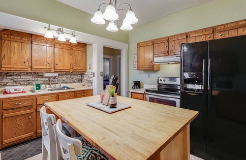 Cumberland House | NEW LISTING! Your Private Oasis with Stunning Mountain Vistas by RedAwning