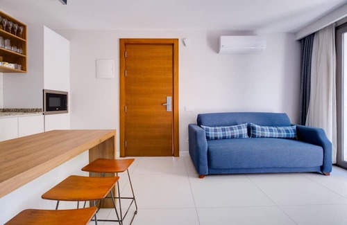 Bodrum City Center Apartment | Flat with Shared Pool Near Beach in Bodrum