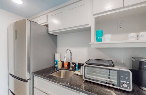Gilchrist Apartment | Beachfront studio w/ ample outdoor activities & stunning views