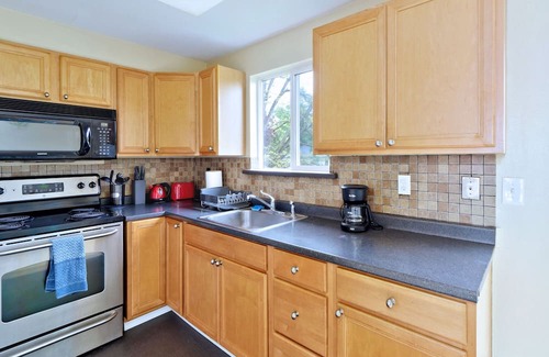 Highline Apartment | Perch - Cascade Vue 71 BY Betterstay: 1BR | SeaTac | Southcenter