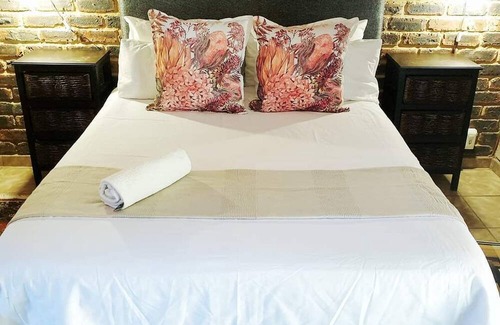 Vryburg Cabin | kameelboom lodge