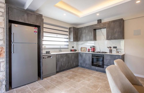 Kas Villa | Villa w Pool, BBQ, Garden 5 min to Phellos in Kas