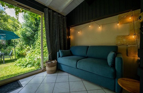 Civrac-sur-Dordogne House | La Grande Mauvilla