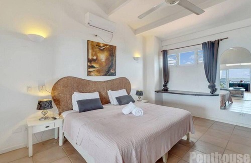 Playa Pabou Apartment | Bonaire Oceanfront Penthouse - 1 bedroom apartment with stunning view and huge balcony.