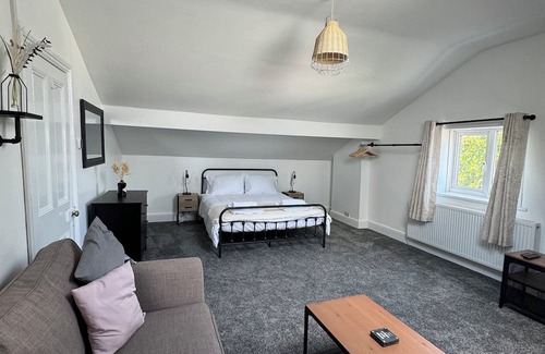 Southport Apartment | The Eaves - Victorian second floor, open plan apartment