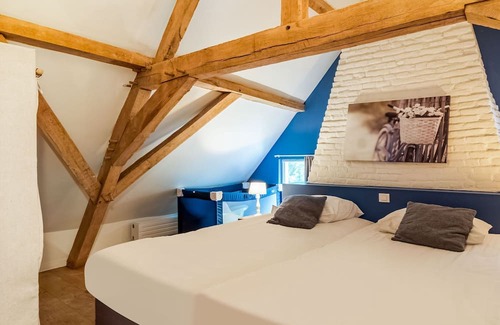 Damme Other | Historic Farmhouse middle of polder landscape