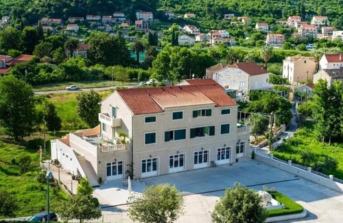 Komolac Apartment | Three bedroom apartment with terrace Mokošica, Dubrovnik (A-23230-b)