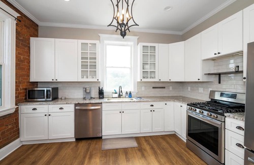 Ludlow House | Ludlow Lodge w/City Views – Where History Meets Modern Comfort!