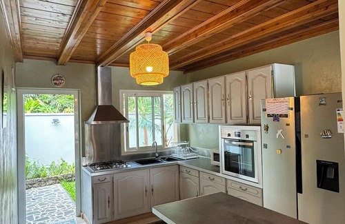 Sainte-Rose House | Le Volcan - Swimming pool and barbecue