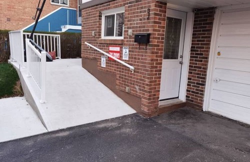 Brampton House | Excellent Top Level 3 Bedroom House With Excellent Location!