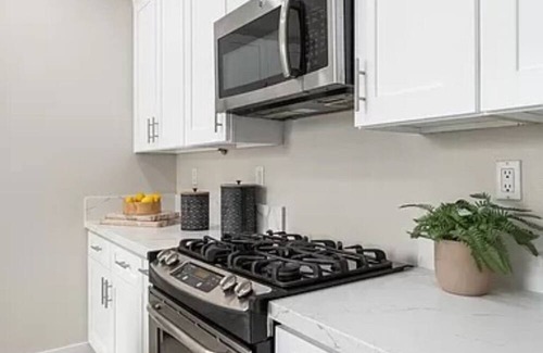 Temecula House | Lake House 10 Minutes to Award Winning Wineries in Temecula Wine Country