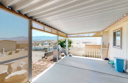 Meadview House | 3bd, dog-friendly home with central AC
