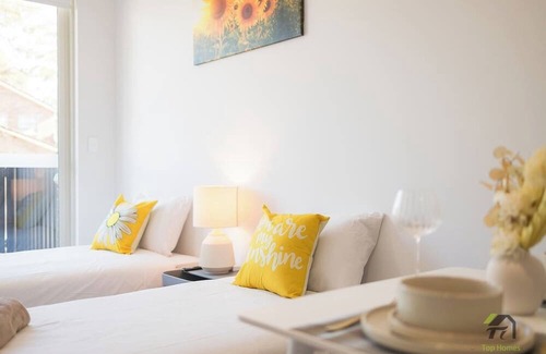 Burwood Apartment | The cozy corner for you two!