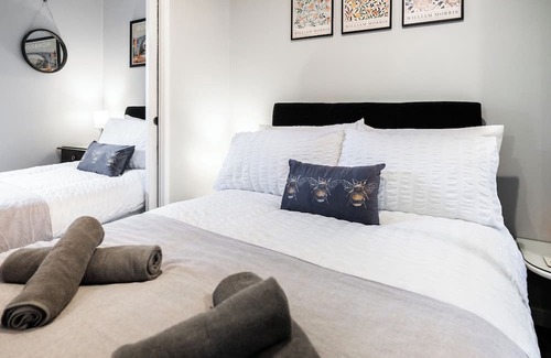 Shrewsbury Apartment | The Little Cygnet