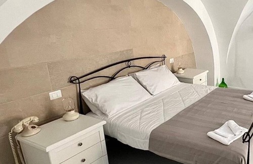 Bari City Centre Apartment | White Dome Suite