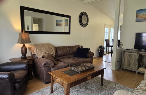 Spokane Valley House | Fully furnished 4bed 2bath Townhome in convenient location of Spokane Valley.