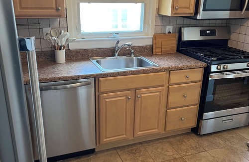 Lyndhurst Apartment | Stylish & Comfortable Apartment for Groups Near NYC
