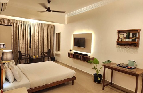 Vagator Apartment | AC Studio Apartment with pool Vagator beach road