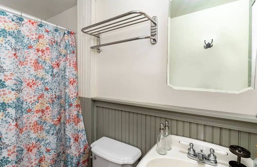 Portsmouth Apartment | The Enchantment of Old Towne Portsmouth - Suite 1