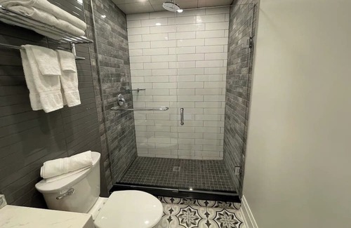 Grand Bend Apartment | Coastal Suites (Room 3) , Grand Bend